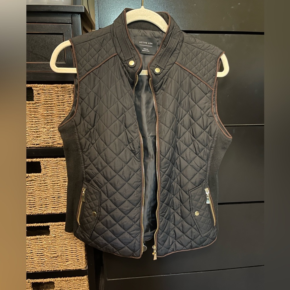 Active USA vest in size medium